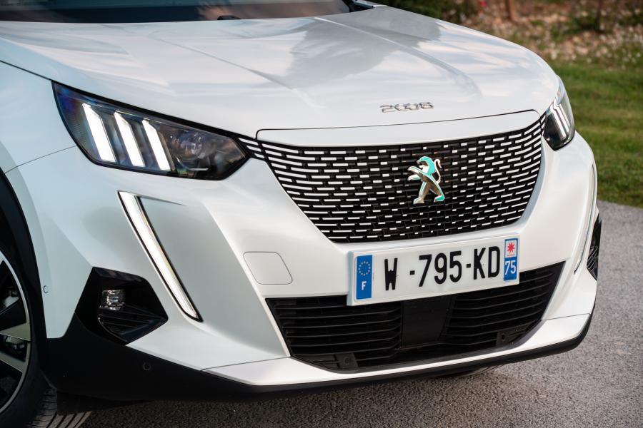 Детали экстерьера Peugeot e-2008 GT (Digital White) 2019 года  (WW) (фото 71 из 119)